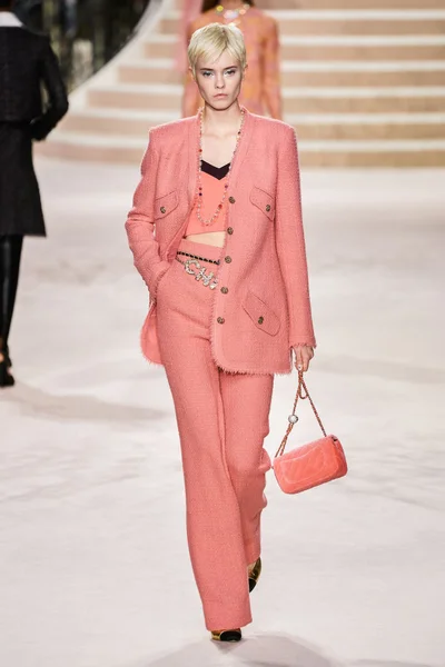 Look 29